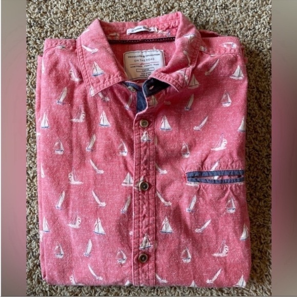 Traveler's Collection Premium Clothing
Mens XL Slim Fit Short Sleeve Shirt - Picture 5 of 5